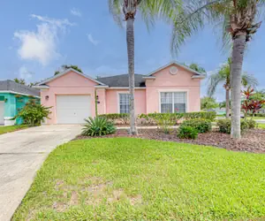 Photo 2 - Family friendly 4 bed home / quiet gated community