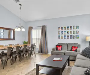 Photo 4 - Stylish 5 Bedroom Lakefront home near Disney