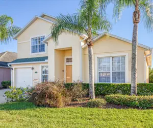 Photo 2 - Stylish 5 Bedroom Lakefront home near Disney