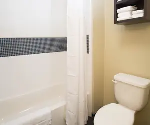 Photo 3 - 2 Bdrm 2 Bath Mobil Accessible Tub Nosmk