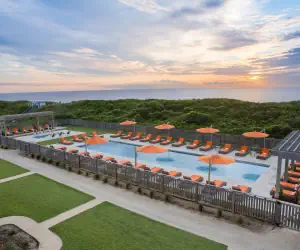 Photo 5 - GR | Poolside King