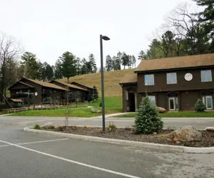 Photo 5 - XXX 1 King Bed One Bedroom Cedar Haus Suite for 4