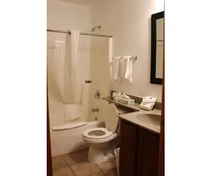 Photo 4 - XXX 1 King Bed One Bedroom Cedar Haus Suite for 4