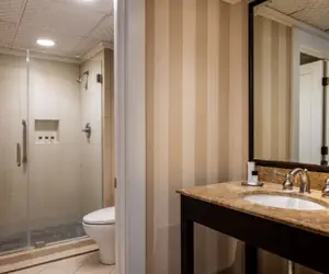 Photo 2 - Mountain View Accessible 2 Queen with Roll In Shower