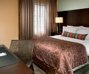 Photo 3 - 1 Bedroom Queen Suite for 4