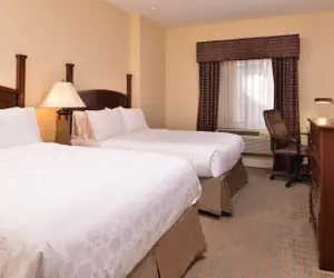 Photo 4 - 2 Bdrm Suite 1 King 2 Queen Nonsmoking