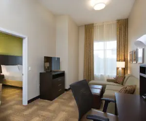 Photo 2 - 1 Bdrm Suite 2 Bed Other Nonsmoking