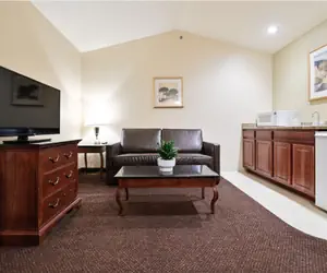 Photo 2 - ADA Deluxe King for 4