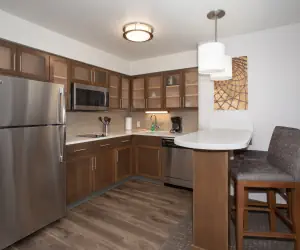 Photo 2 - 1 Bdrm Suite 2 Queen Nonsmoking