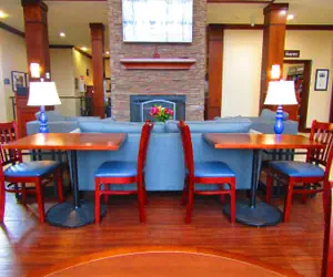 Photo 4 - Queen Riverview Studio Suite Nonsmoking