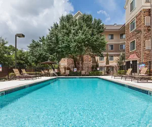 Photo 4 - 1 Queen Bed Ste With Sofa Bed Nonsmoking