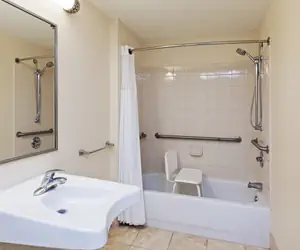 Photo 3 - Queen Hear Mobility Accessible Tub Nosmk