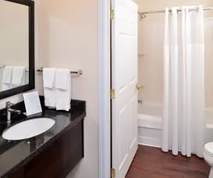 Photo 5 - 1 Bedroom Suite 1 King Bed Nonsmoking