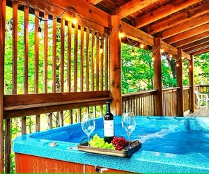 Photo 3 - By Dollywood! King Beds·Hot Tub·Fire Pit·Fast WiFi