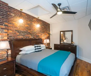 Photo 2 - The Library - Music City - Downtown Penthouse