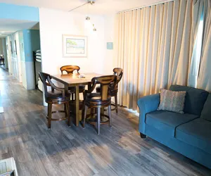 Photo 3 - Beachfront | Pool | Gym | Sleeps 6 | Central PCB