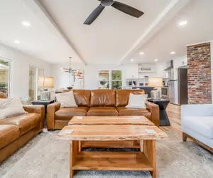 Photo 4 - Lakefront Hot Springs Getaway on Lake Hamilton - "The Beehive"