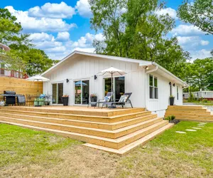 Photo 3 - Lakefront Hot Springs Getaway on Lake Hamilton - "The Beehive"