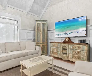 Photo 4 - Walk To Beach & Whale's Tail Beach Bar* On Resort* Dog Friendly* Access 5 Pools