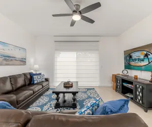 Photo 2 - JupRent's - Posh Paradise - 2Bed/2Bath -Jupiter - Beach Pool