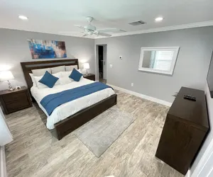 Photo 5 - Phenomenal 7BR 4 Master Suites Southeast Pool Hot Tub Gas BBQ 2 Miles to Disney