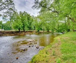 Photo 2 - Walking distance to DT Helen, Hot Tub, 2 Kings, River Access