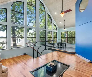 Photo 2 - Modern Treehouse: Views, Comfort & Attractions