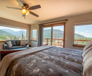 Photo 4 - 1 Block to Downtown 5BR Sleeps16 Sauna Theater/Game Room View Steps to Grand Ave