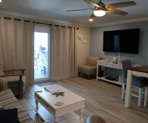 Photo 4 - 6th Floor | Beachfront | Sleeps 6 | Pool, Gym!