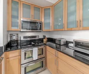 Photo 3 - JupRent's - Posh Paradise - 2Bed/2Bath -Jupiter - Beach Pool