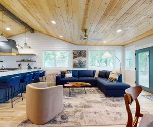 Photo 2 - Lake house with pier and grill