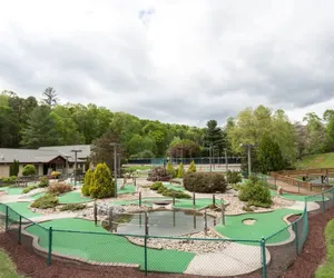 Photo 2 - Autumn Ridge by Carolina Properties - Resort Use!