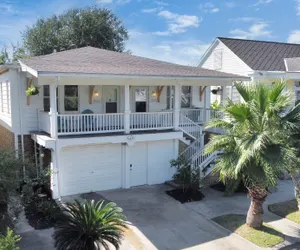 Photo 2 - Historical Galveston Home - 2 min Drive to Sand and Seawall!