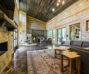 Photo 2 - Luxury 2 bedroom + Split Floor Plan + Near ATV Trails + Pet Friendly