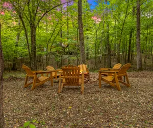 Photo 5 - Sun Room + Close to Attractions + Playground + Shuffle Board + Family Friendly