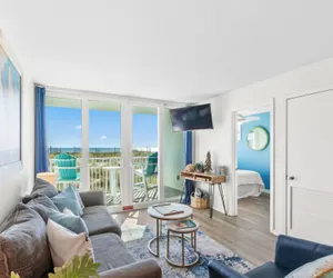 Photo 4 - Ground Floor Beach Front - Nov-Feb construction discount