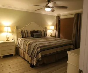Photo 3 - 6th Floor | Beachfront | Sleeps 6 | Pool, Gym!