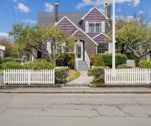 Photo 2 - The Purple House | Sleeps 6 | Hot Tub