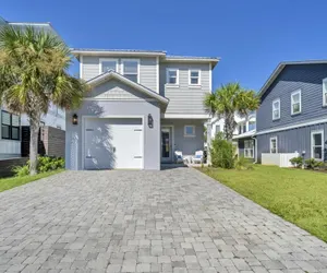 Photo 2 - Emerald Escape in Miramar Beach – Golf Cart, 4BR/4BA, Sleeps 14, Pool, Beach