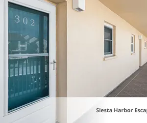 Photo 2 - Siesta Harbor Escape – SK Collection by Siesta Stays