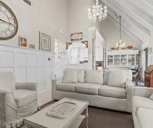 Photo 3 - Book 2 Nights Get 3rd Night Free* Walk To Beach & Whale's Tail Bar* Pet Friendly