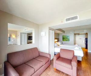 Photo 5 - Direct Oceanfront Amazing Views In Camelot Resort!