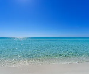 Photo 2 - Last Minute opening! Condo Directly On Beach~Large Balcony~Tram~ Family Friendly
