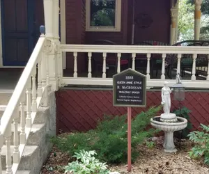 Photo 2 - Historic Victorian Inn (1st/2nd Floors) 5bed 5bath