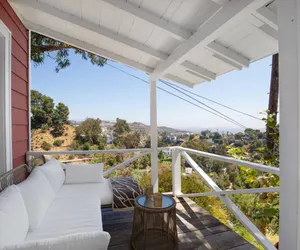 Photo 2 - Hollywood Hills Home w Views in Laurel Canyon