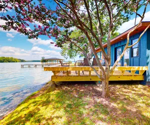 Photo 3 - Lake house with pier and grill