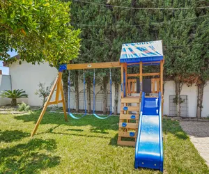 Photo 5 - Huge 5BR • Jacuzzi 15min to Disneyland • Sleeps 18
