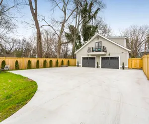 Photo 4 - Spacious Guest House with 2 Balconies, Parking, & King Bed in Walkable East Nash