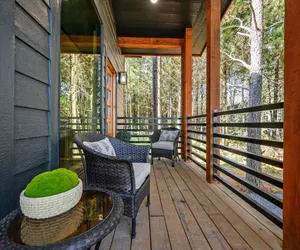 Photo 5 - Romantic Getaway Hot Tub Fireplace Soaking Tub Fire Pit Cabin Broken Bow