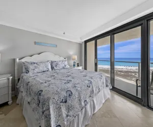Photo 2 - Now Booking June With Discounts!~ Family Friendly Condo~Full Kitchen*Affordable*